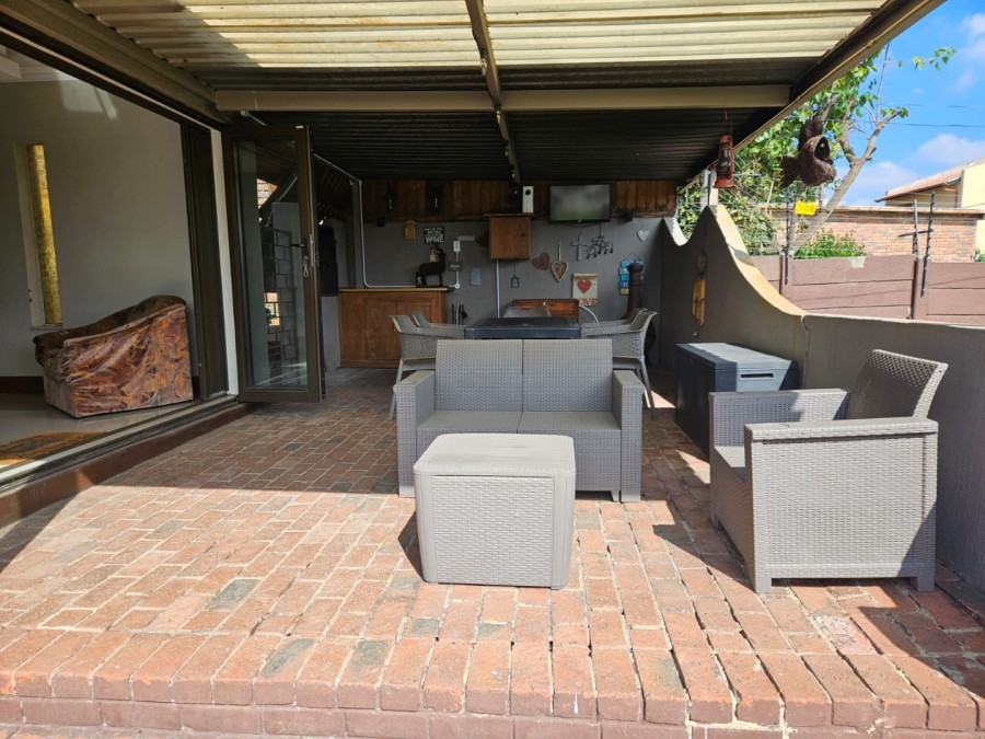 4 Bedroom Property for Sale in Randhart Gauteng