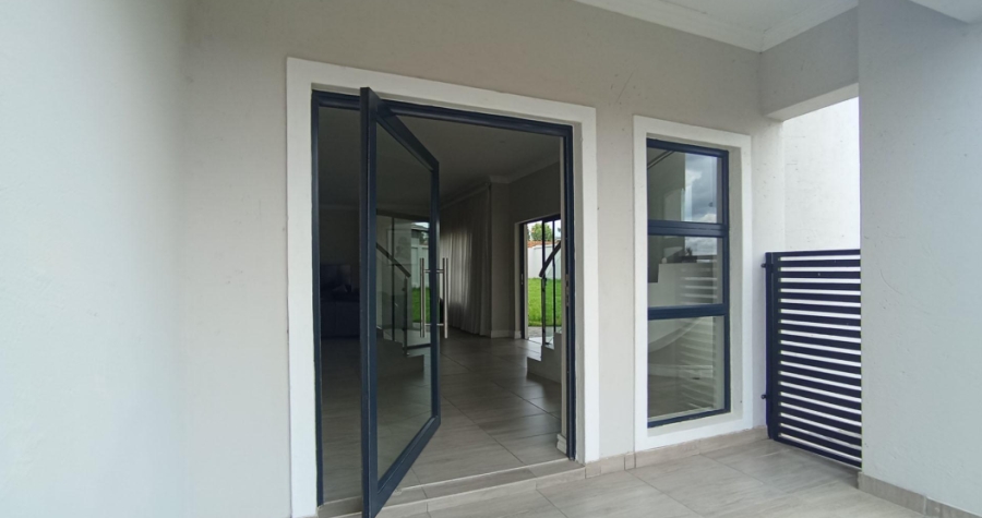 4 Bedroom Property for Sale in Blue Valley Golf Estate Gauteng