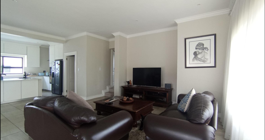 4 Bedroom Property for Sale in Blue Valley Golf Estate Gauteng