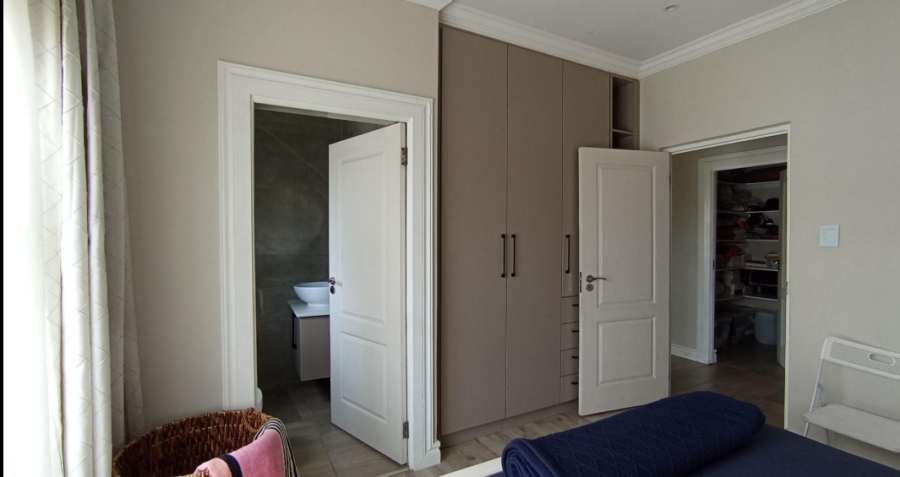 4 Bedroom Property for Sale in Blue Valley Golf Estate Gauteng