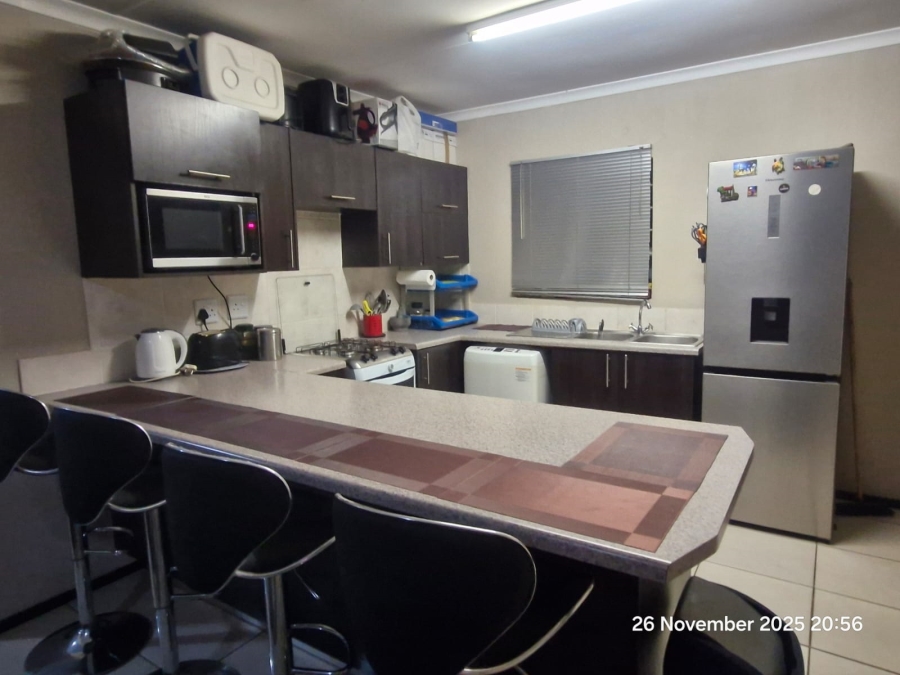 2 Bedroom Property for Sale in Honeypark Gauteng