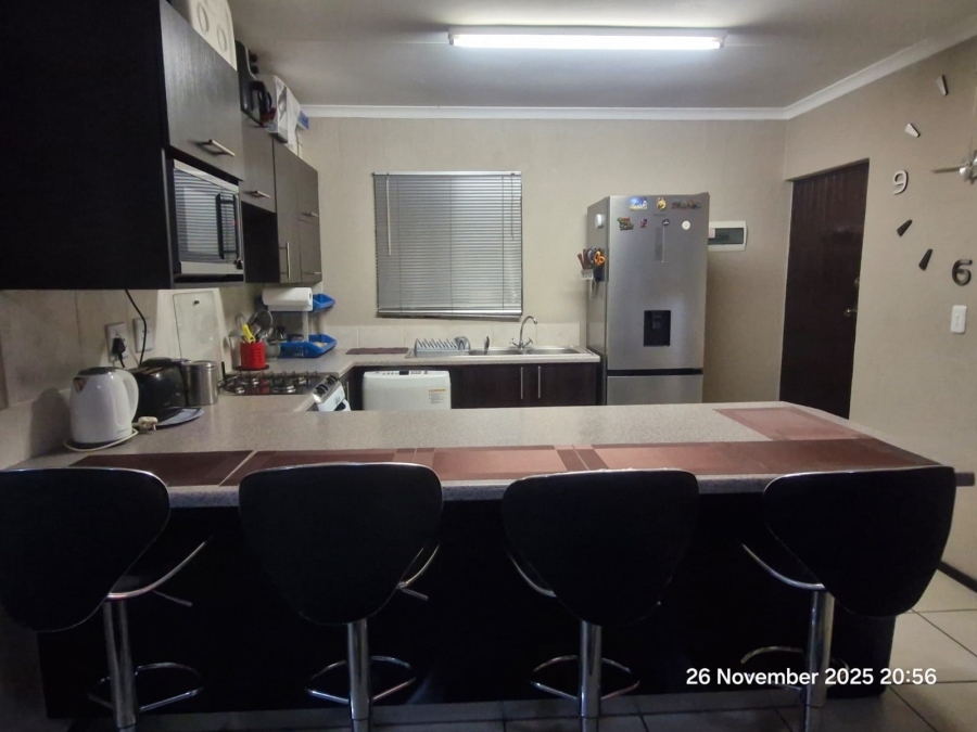 2 Bedroom Property for Sale in Honeypark Gauteng