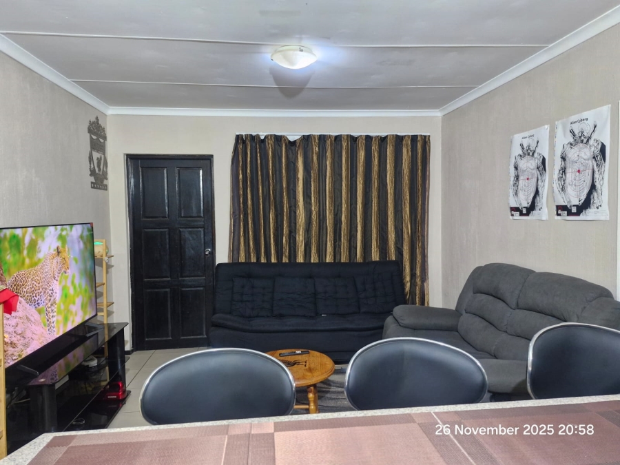 2 Bedroom Property for Sale in Honeypark Gauteng
