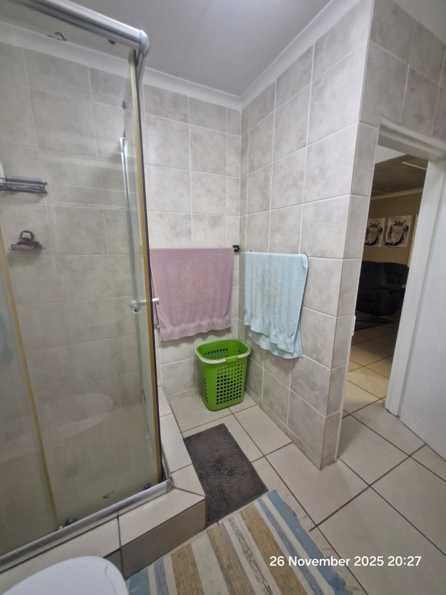 2 Bedroom Property for Sale in Honeypark Gauteng