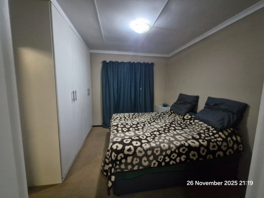 2 Bedroom Property for Sale in Honeypark Gauteng