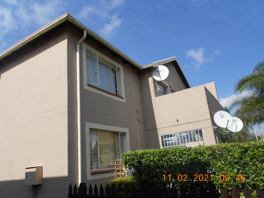 2 Bedroom Property for Sale in Glen Marais Gauteng