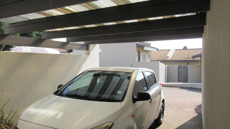 3 Bedroom Property for Sale in Buccleuch Gauteng