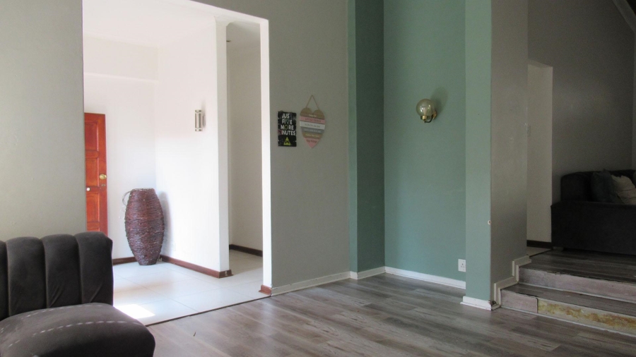 3 Bedroom Property for Sale in Buccleuch Gauteng