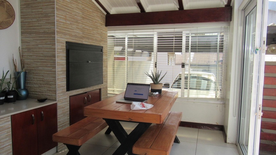 3 Bedroom Property for Sale in Buccleuch Gauteng