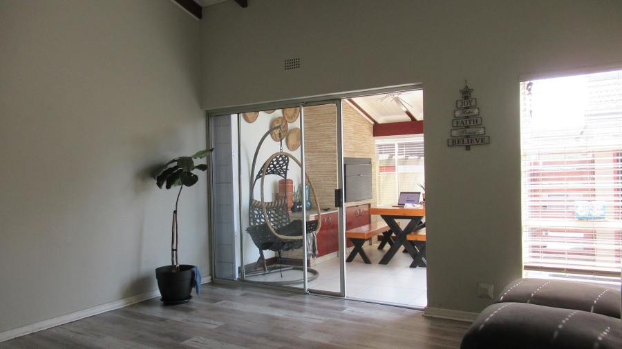 3 Bedroom Property for Sale in Buccleuch Gauteng