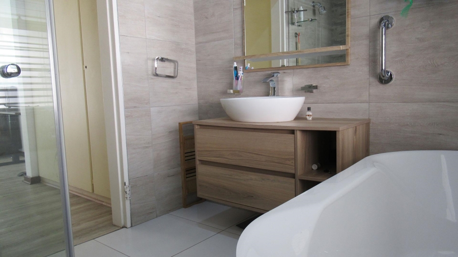 3 Bedroom Property for Sale in Buccleuch Gauteng