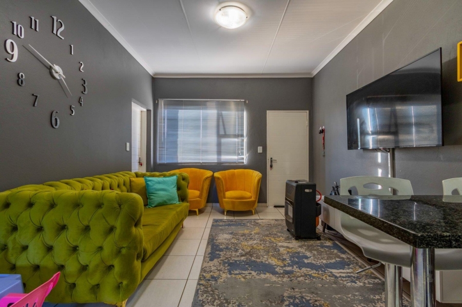 2 Bedroom Property for Sale in Cloverdene Gauteng