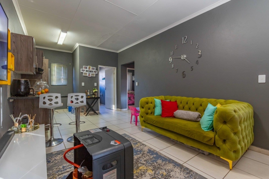 2 Bedroom Property for Sale in Cloverdene Gauteng