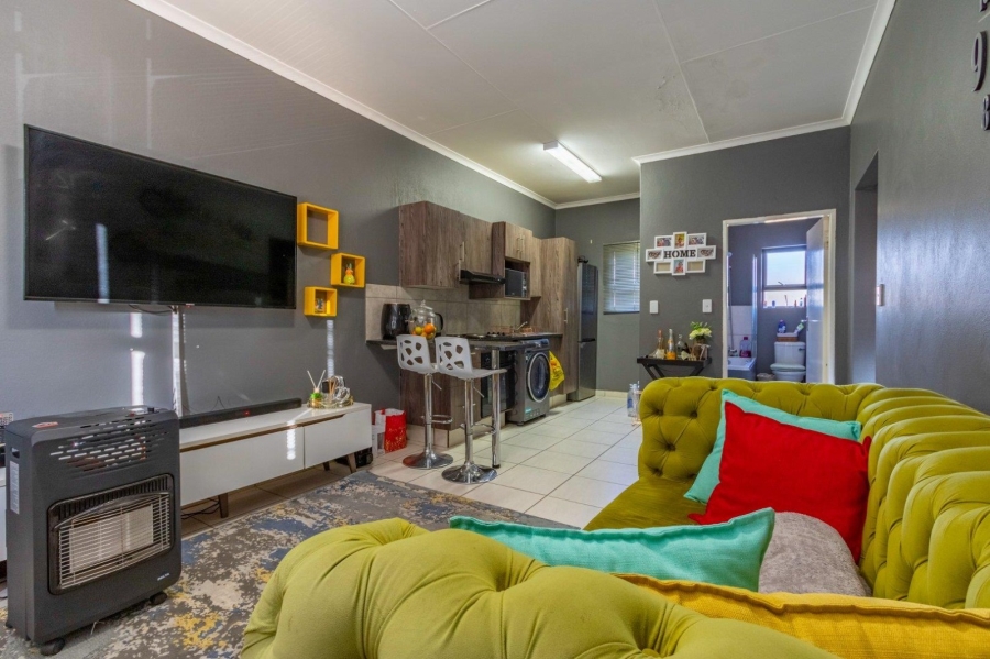 2 Bedroom Property for Sale in Cloverdene Gauteng