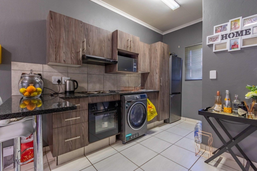 2 Bedroom Property for Sale in Cloverdene Gauteng