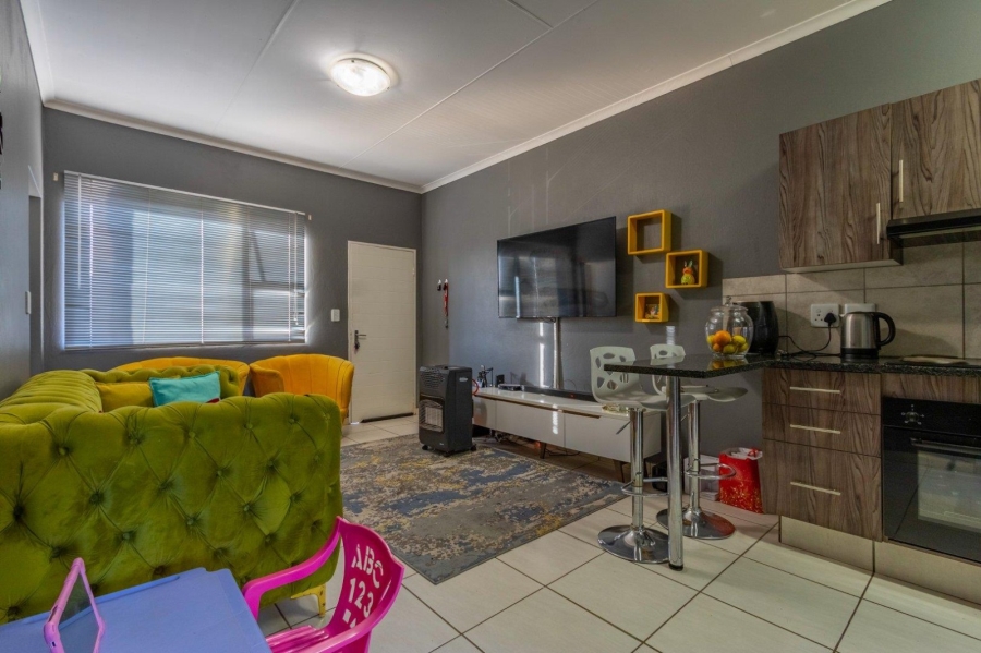 2 Bedroom Property for Sale in Cloverdene Gauteng