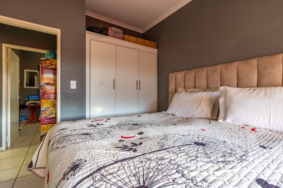2 Bedroom Property for Sale in Cloverdene Gauteng