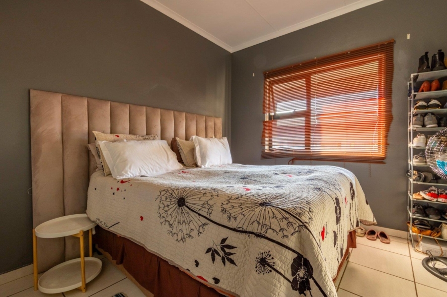 2 Bedroom Property for Sale in Cloverdene Gauteng