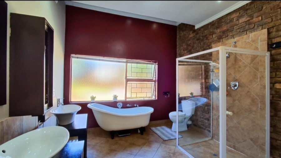 4 Bedroom Property for Sale in Terenure Gauteng
