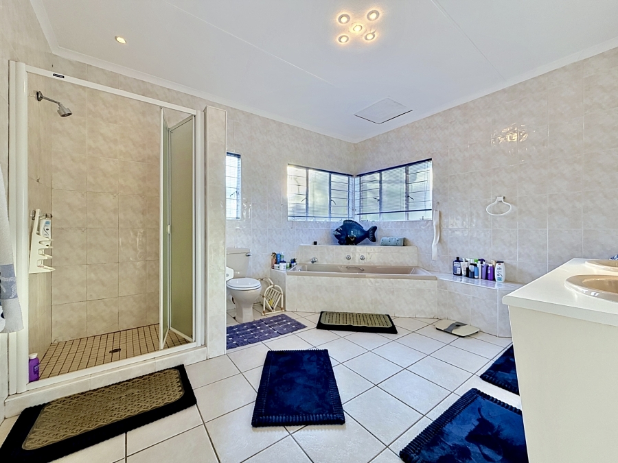 4 Bedroom Property for Sale in Moreleta Park Gauteng
