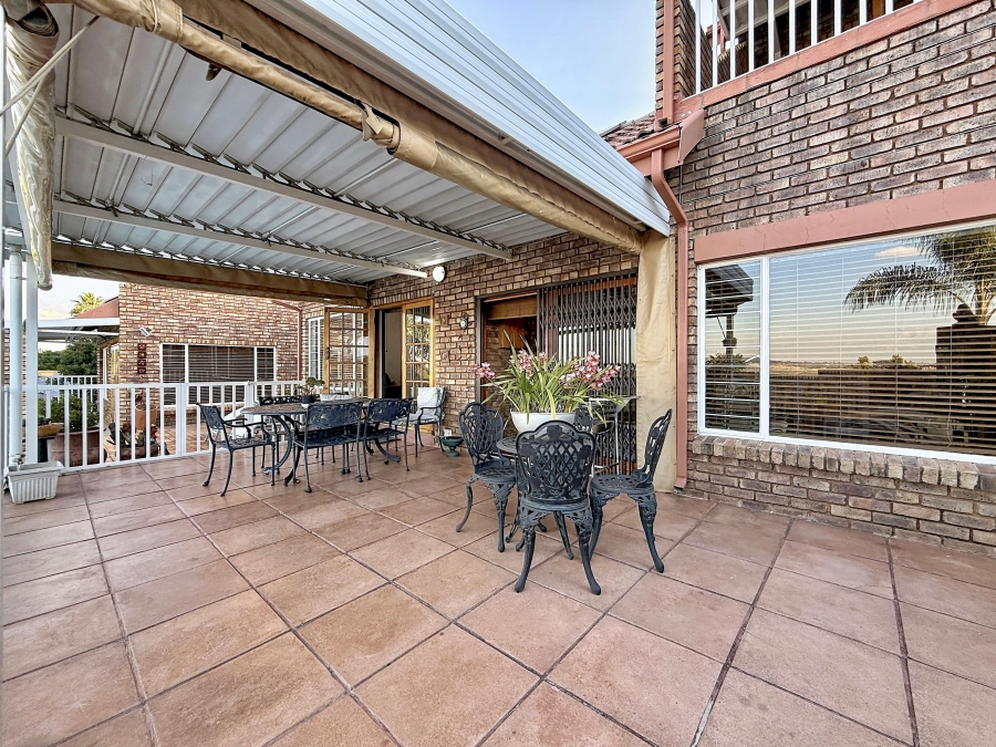 4 Bedroom Property for Sale in Moreleta Park Gauteng
