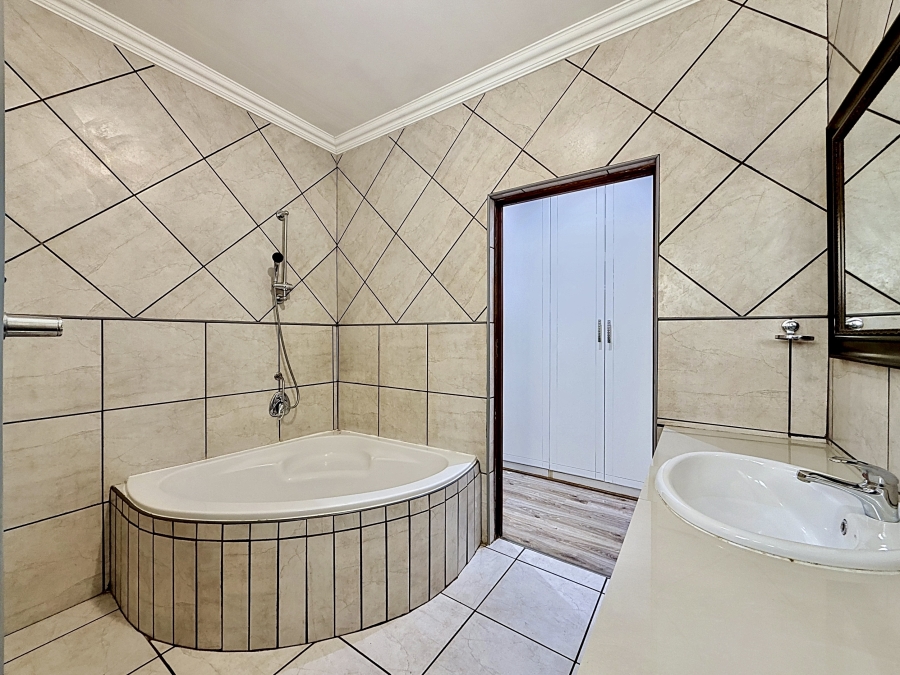 4 Bedroom Property for Sale in Willow Acres Gauteng