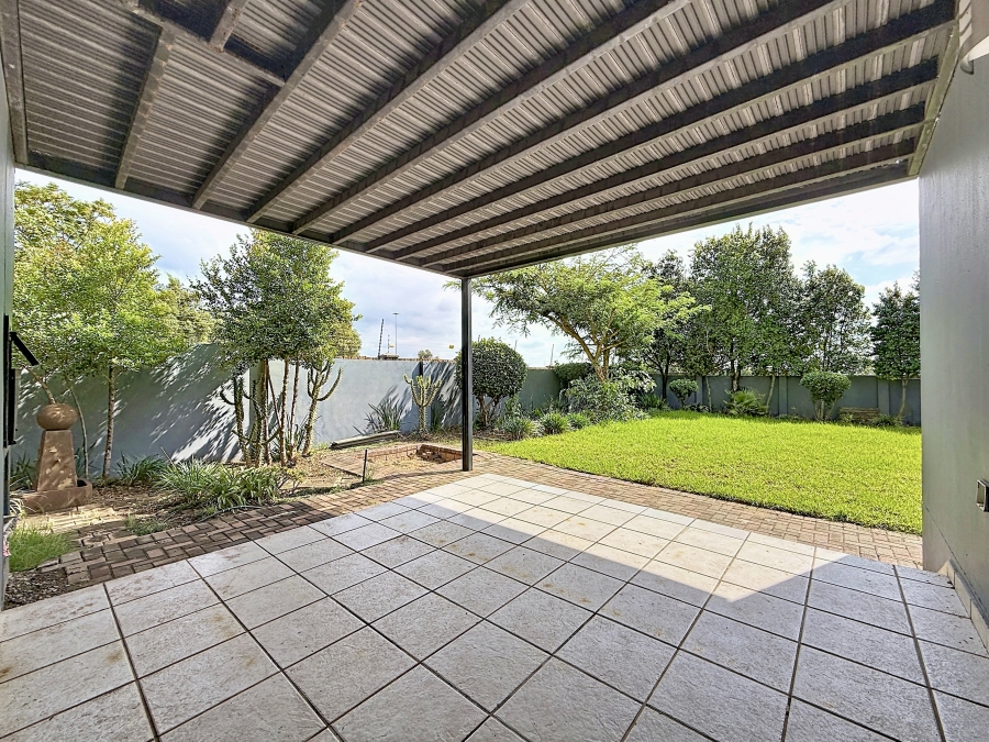 4 Bedroom Property for Sale in Willow Acres Gauteng