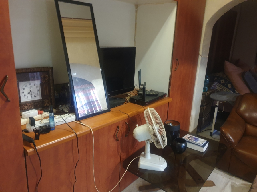 To Let 1 Bedroom Property for Rent in Waterkloof Ridge Gauteng