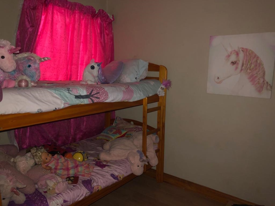 To Let 2 Bedroom Property for Rent in Waverley Gauteng