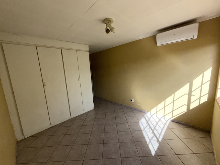 2 Bedroom Property for Sale in Rietfontein Gauteng