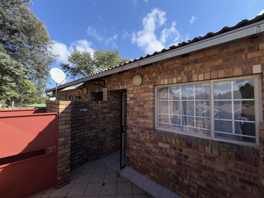 2 Bedroom Property for Sale in Rietfontein Gauteng