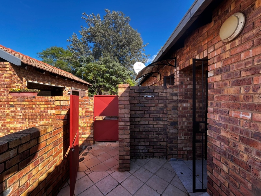 2 Bedroom Property for Sale in Rietfontein Gauteng