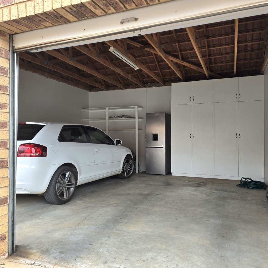 2 Bedroom Property for Sale in Equestria Gauteng