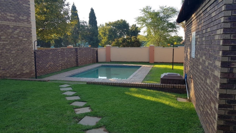 2 Bedroom Property for Sale in Equestria Gauteng