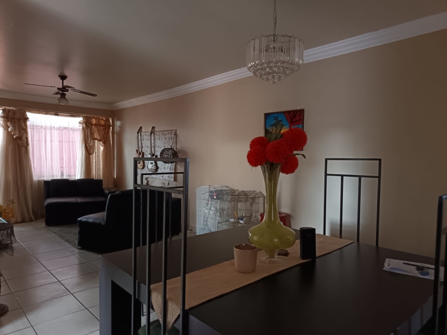 2 Bedroom Property for Sale in Vanderbijlpark Cw 6 Gauteng