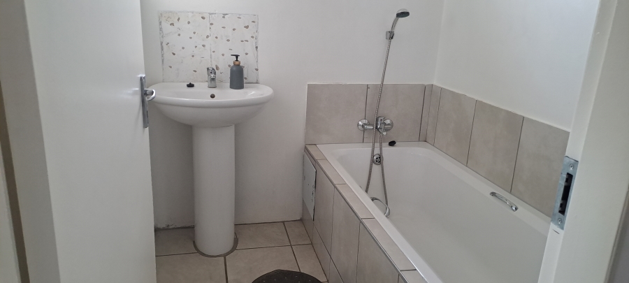 2 Bedroom Property for Sale in Dersley Gauteng