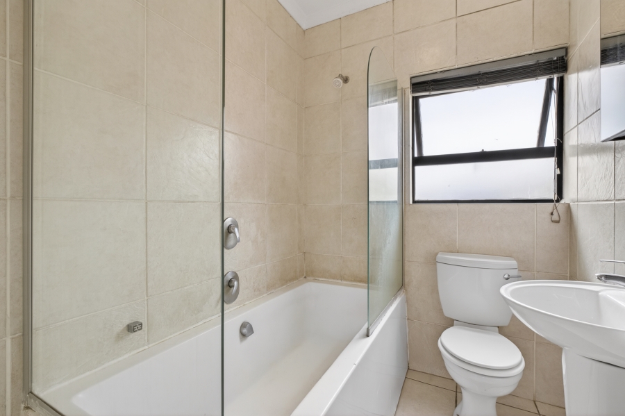 2 Bedroom Property for Sale in Noordhang Gauteng