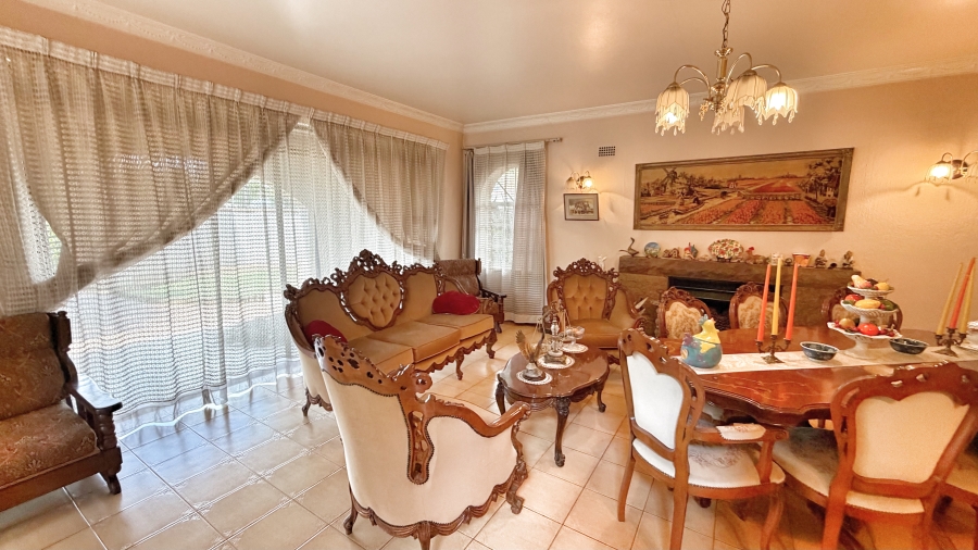 5 Bedroom Property for Sale in The Hill Gauteng
