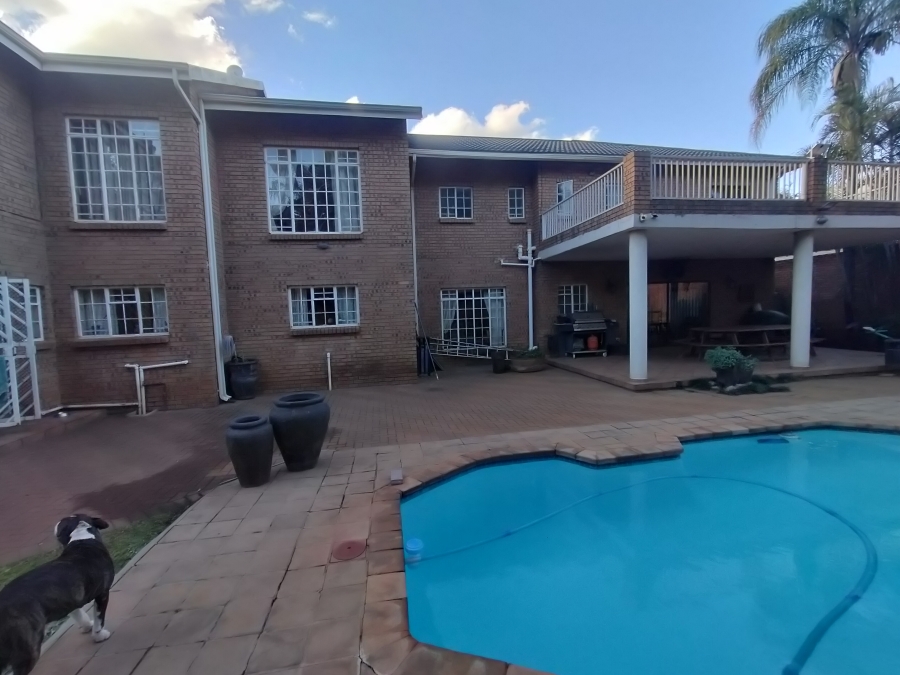 6 Bedroom Property for Sale in Amandasig Gauteng