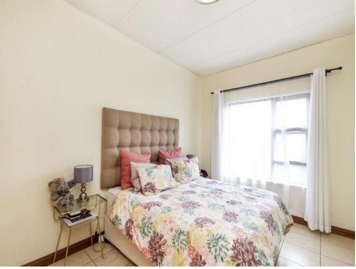 1 Bedroom Property for Sale in Ferndale Gauteng