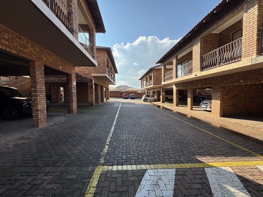 2 Bedroom Property for Sale in Norton Small Farms Gauteng