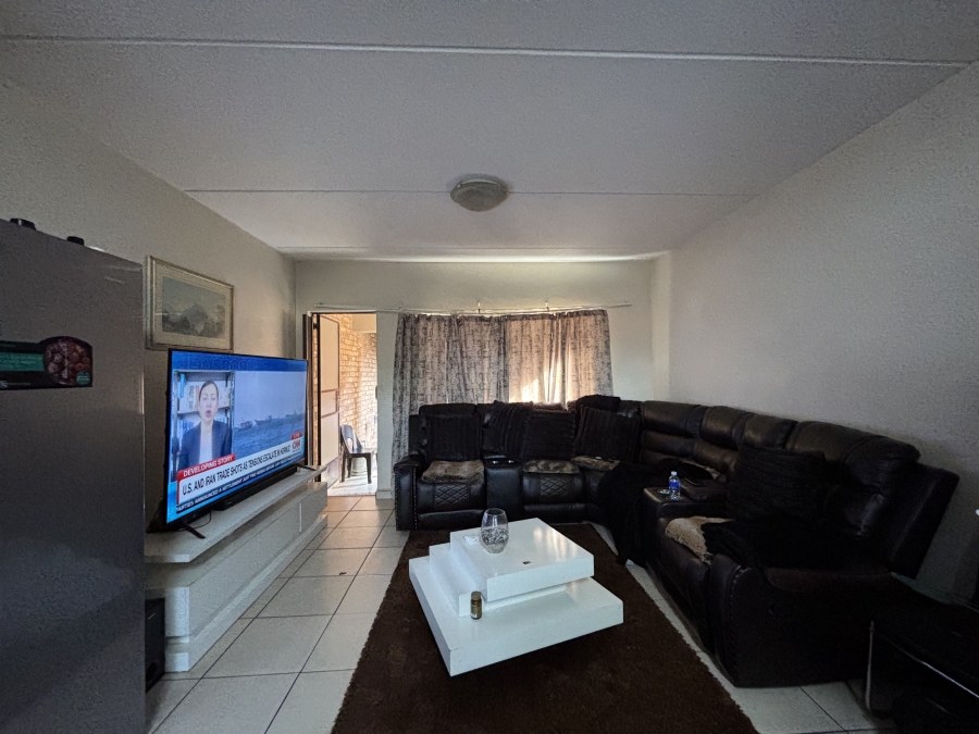 2 Bedroom Property for Sale in Norton Small Farms Gauteng