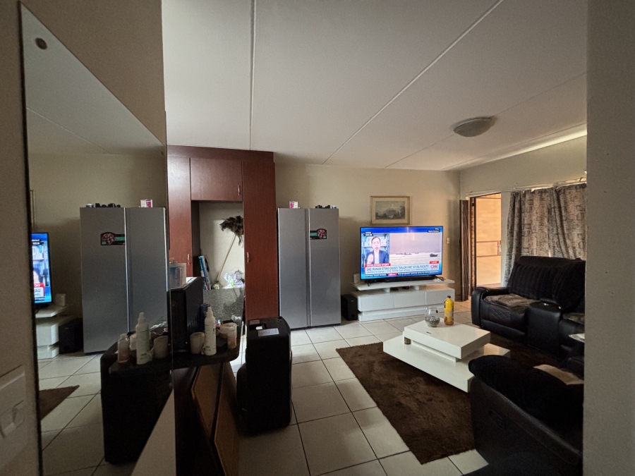 2 Bedroom Property for Sale in Norton Small Farms Gauteng