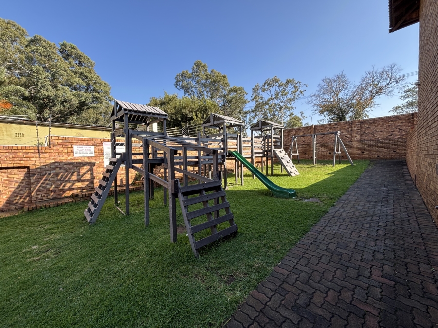 2 Bedroom Property for Sale in Norton Small Farms Gauteng