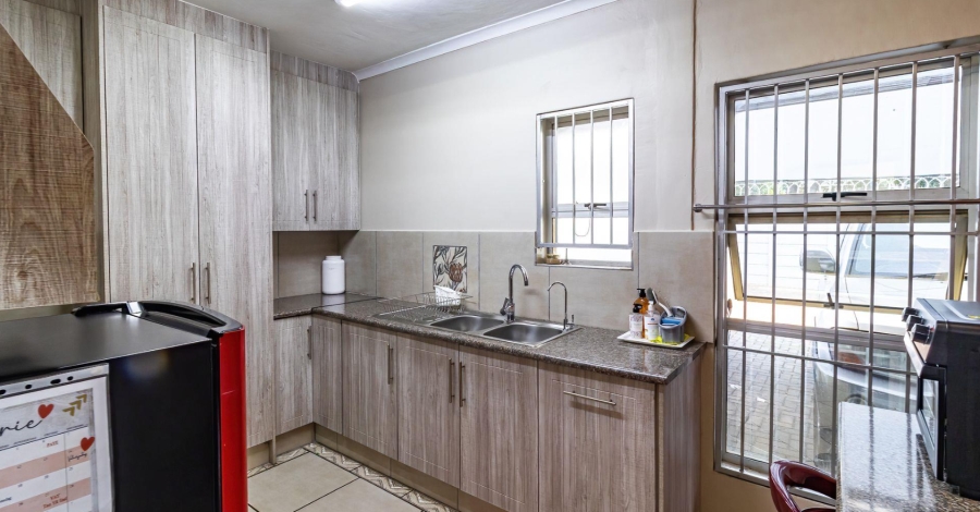 Commercial Property for Sale in Brackenhurst Gauteng