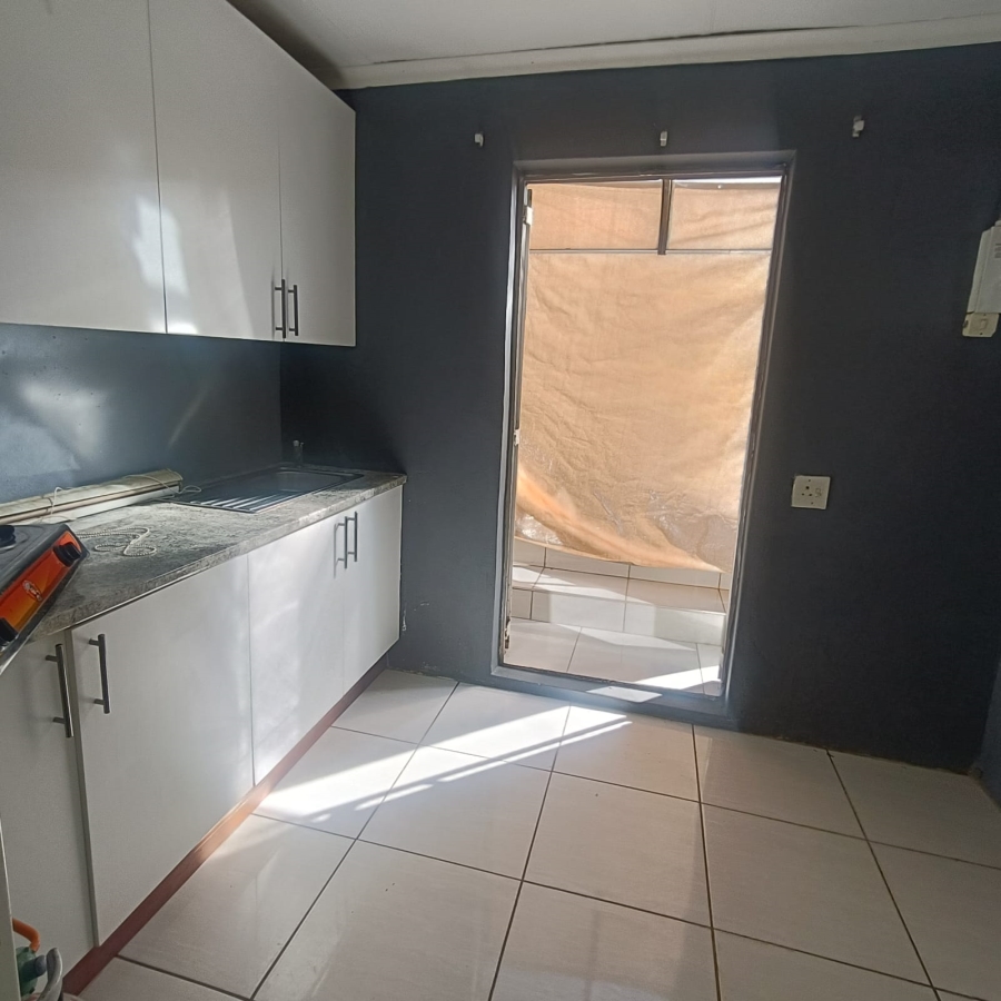 To Let 0 Bedroom Property for Rent in Greenside Gauteng