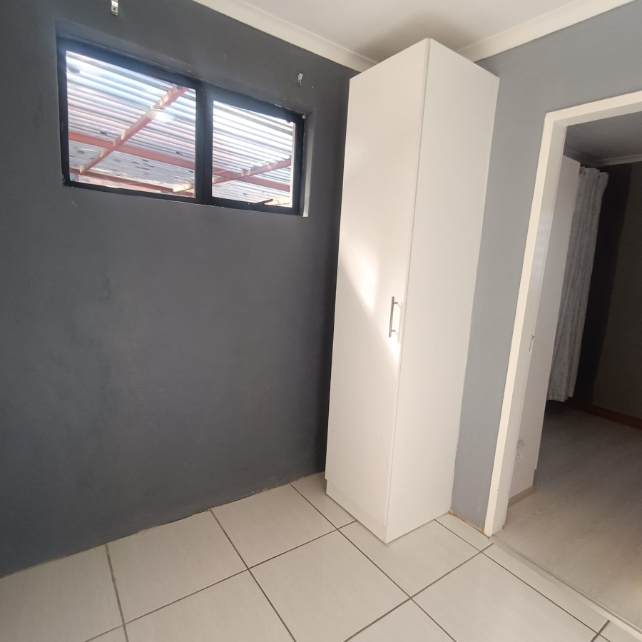 To Let 0 Bedroom Property for Rent in Greenside Gauteng