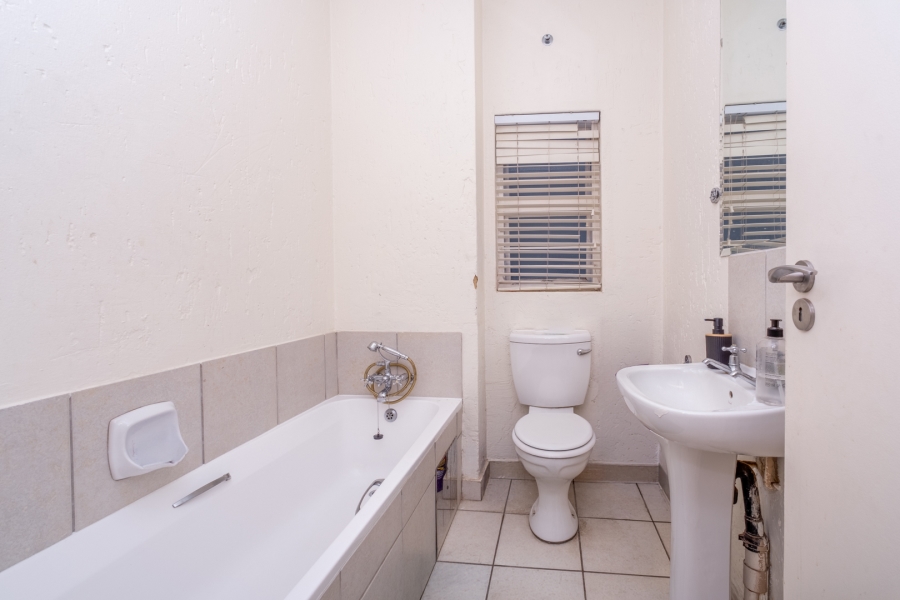 2 Bedroom Property for Sale in Lonehill Gauteng
