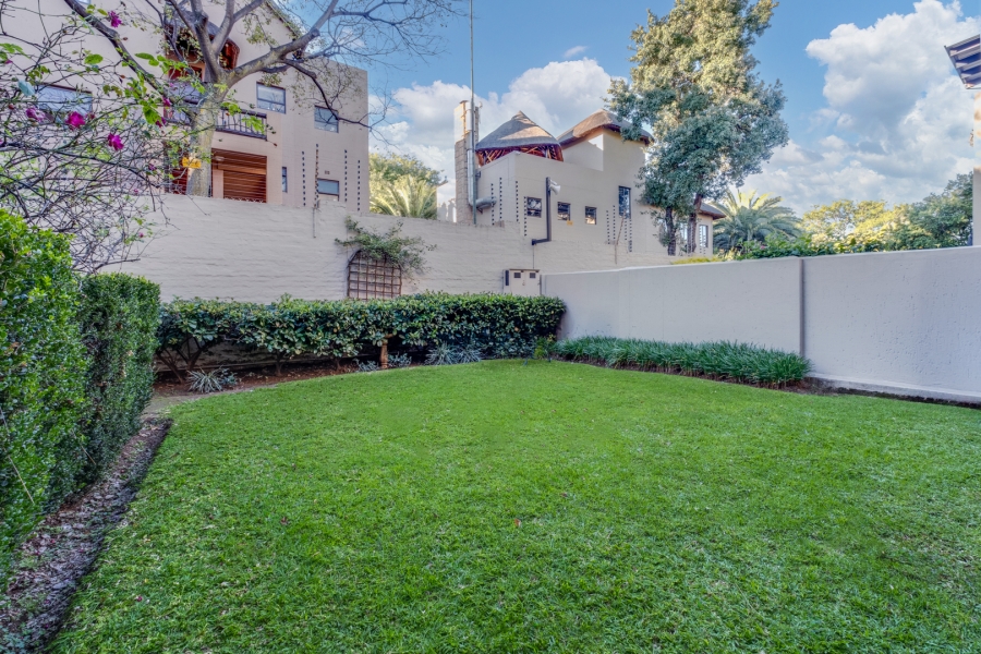 2 Bedroom Property for Sale in Lonehill Gauteng