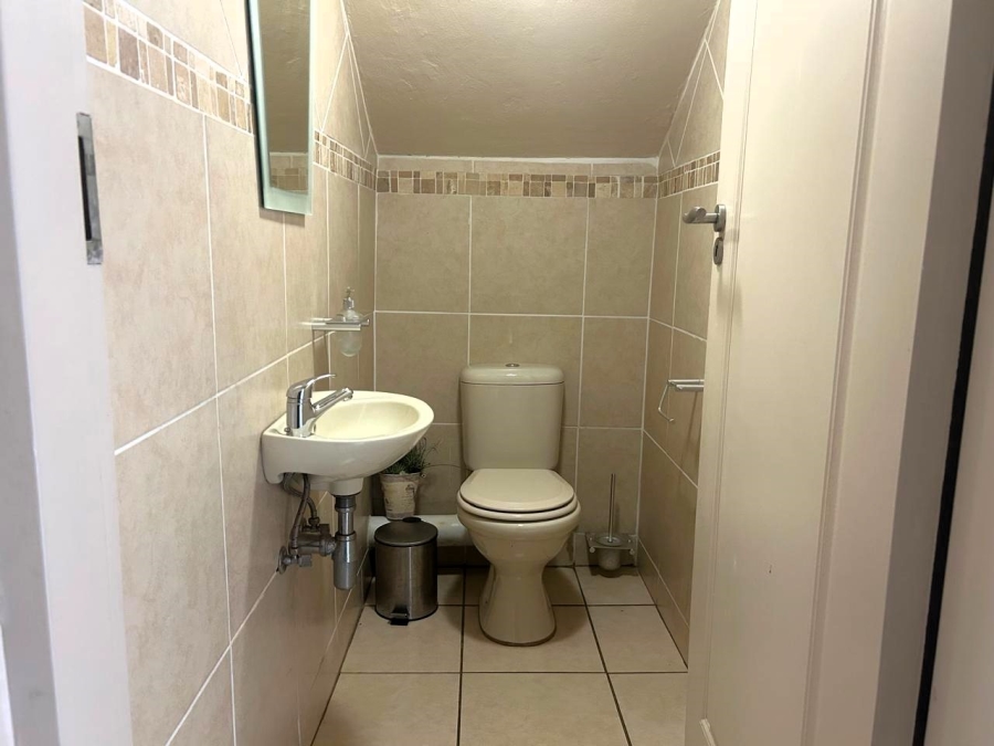 To Let 5 Bedroom Property for Rent in Menlo Park Gauteng